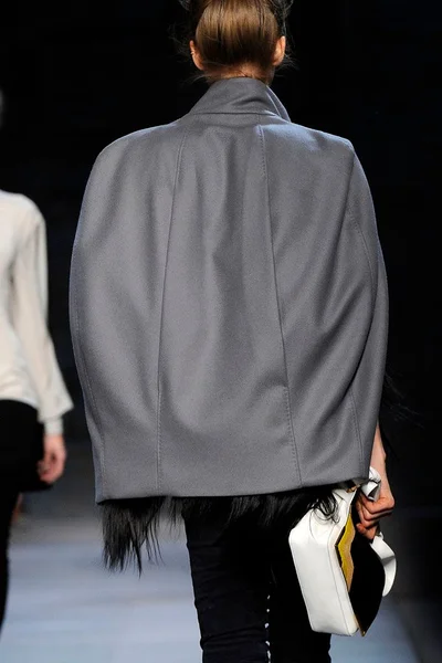 Look 4